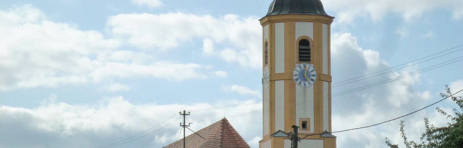 This is a photograph of an architectural monument. It is on the list of cultural monuments of Bayern, no. D-1-74-122-15