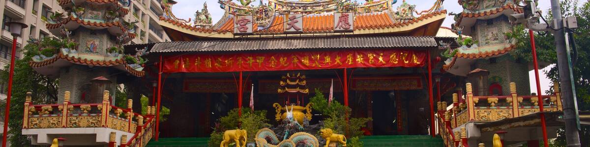 Taichung featuring a temple or place of worship