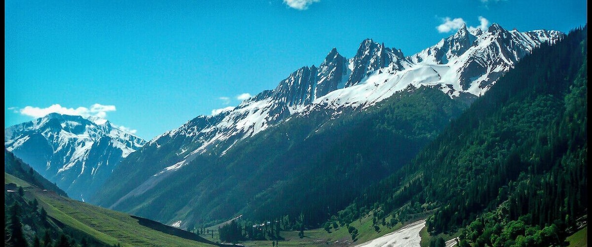 Sonamarg village, a lovely little place 3 hours east of Srinagar, India.
#snow