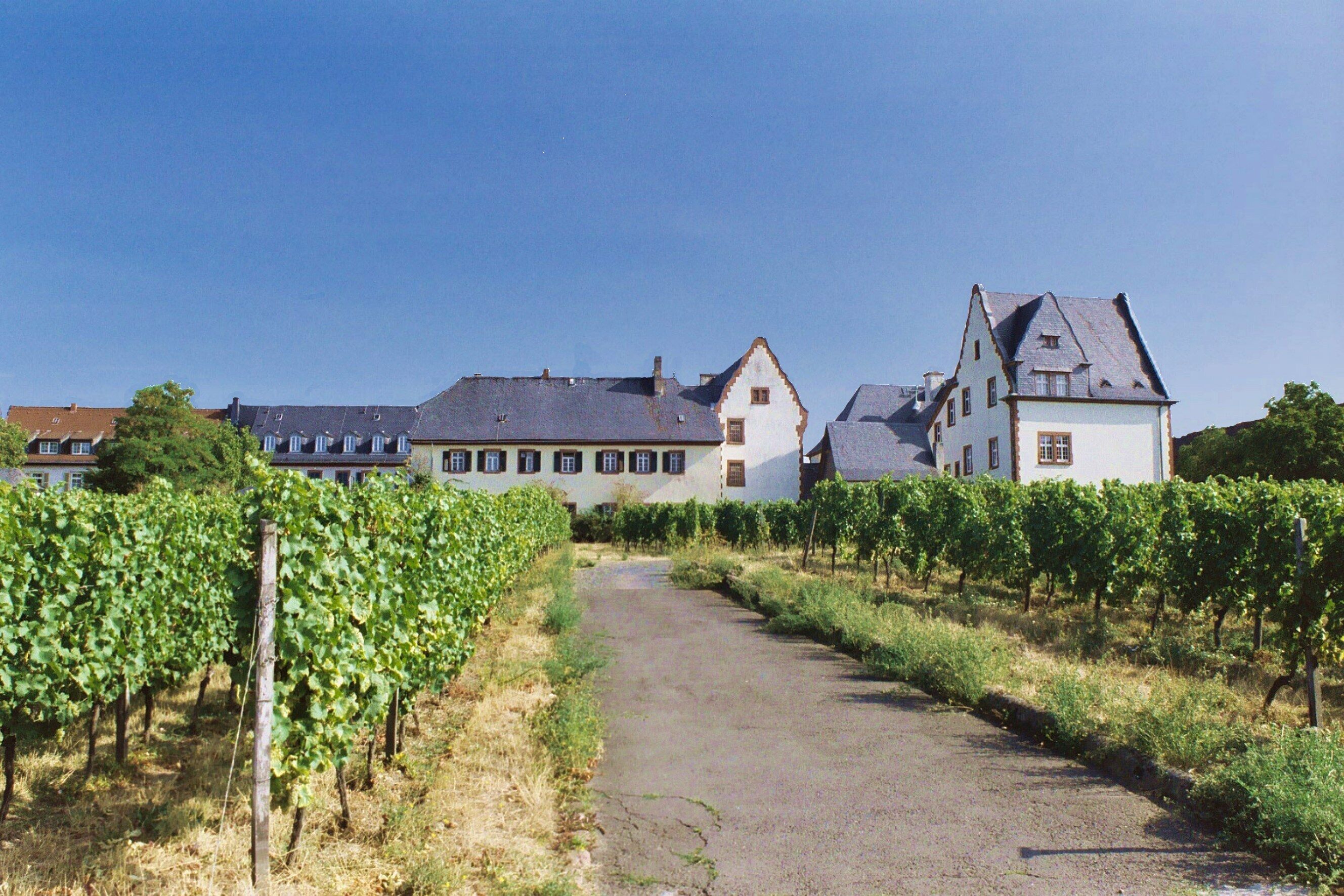 This is a picture of the hessian Kulturdenkmal (cultural monument) with the ID