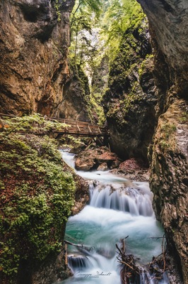 Great gorge to walk through combining it with one of the alternative routes in this area. On top you will find a wonderful location to rest (St. Georgenberg).