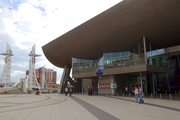 The Lowry Art and Entertainment mit einem Stadt
