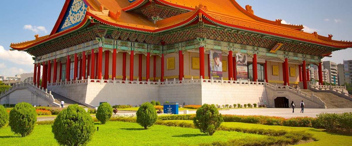 Taipei which includes a temple or place of worship, heritage architecture and religious elements