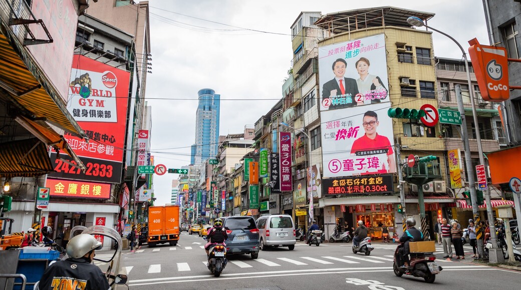 Keelung City Centre showing street scenes, a city and signage