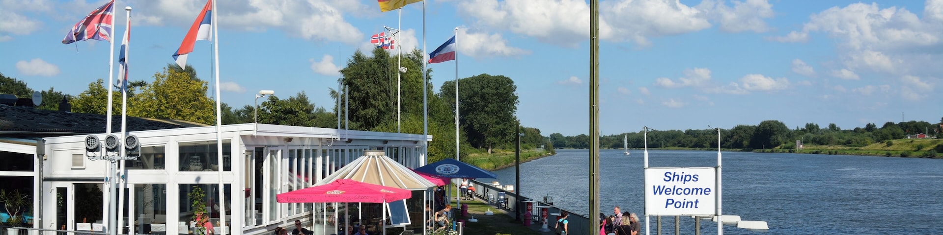 Brückenterrassen mit Schiffsbegrüßungsanlage in Rendsburg.