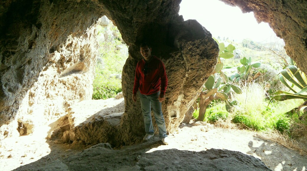 interno grotta zubbia