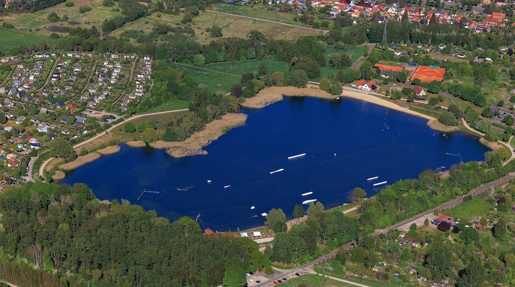 Neubrandenburg, Reitbahnsee, Wasserski, Seilbahn, Anlage, Mecklenburg-Vorpommern, Deutschland, Luftaufnahme aus dem Flugzeug