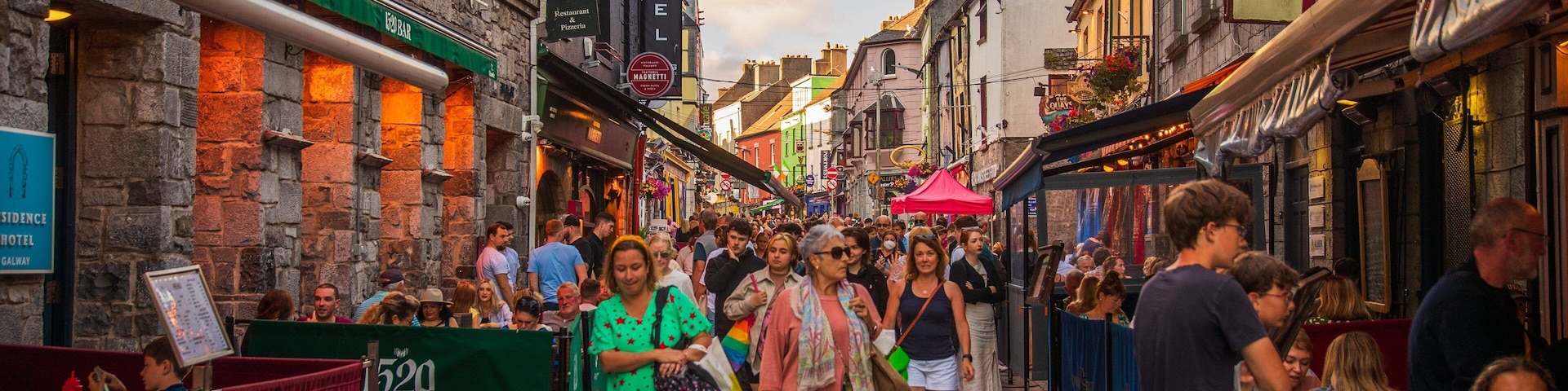 Quay Street featuring street scenes and markets