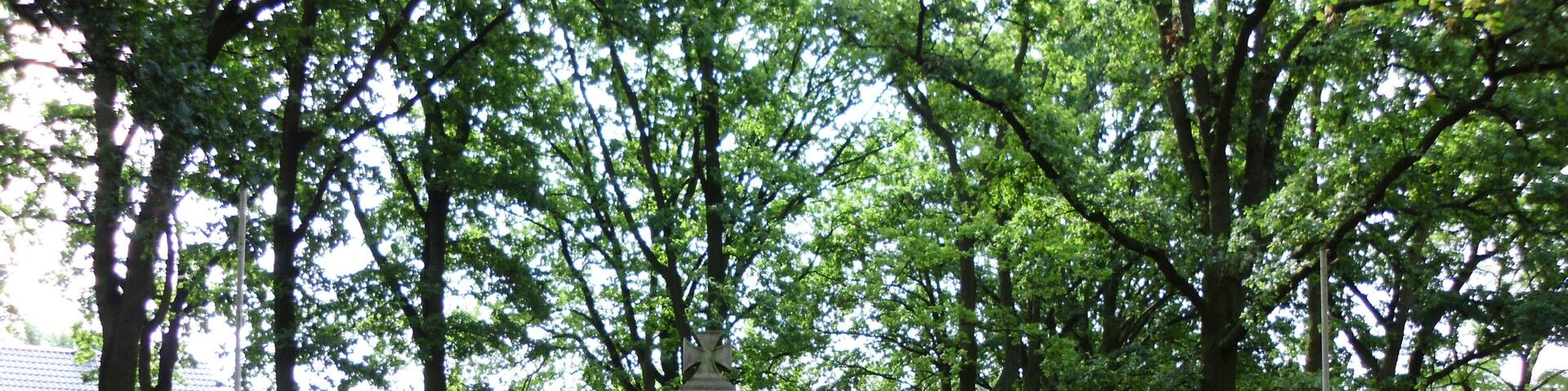 Mahnmal "Die Toten aller Kriege mahnen zum Frieden" in Quitzöbel