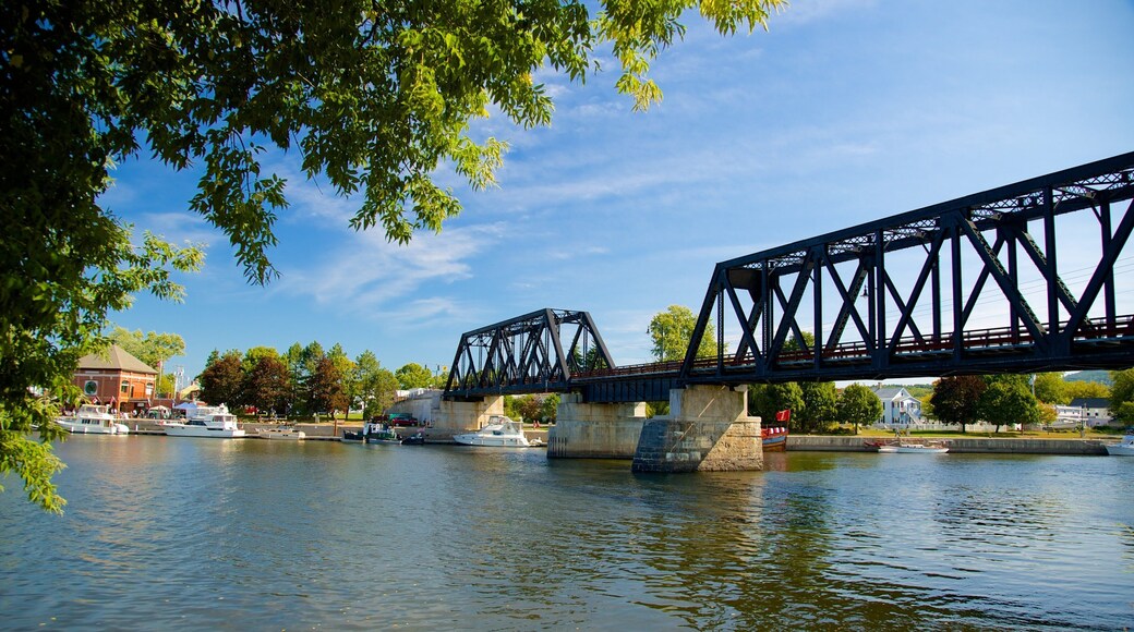 Waterford presenterar en bro och en å eller flod