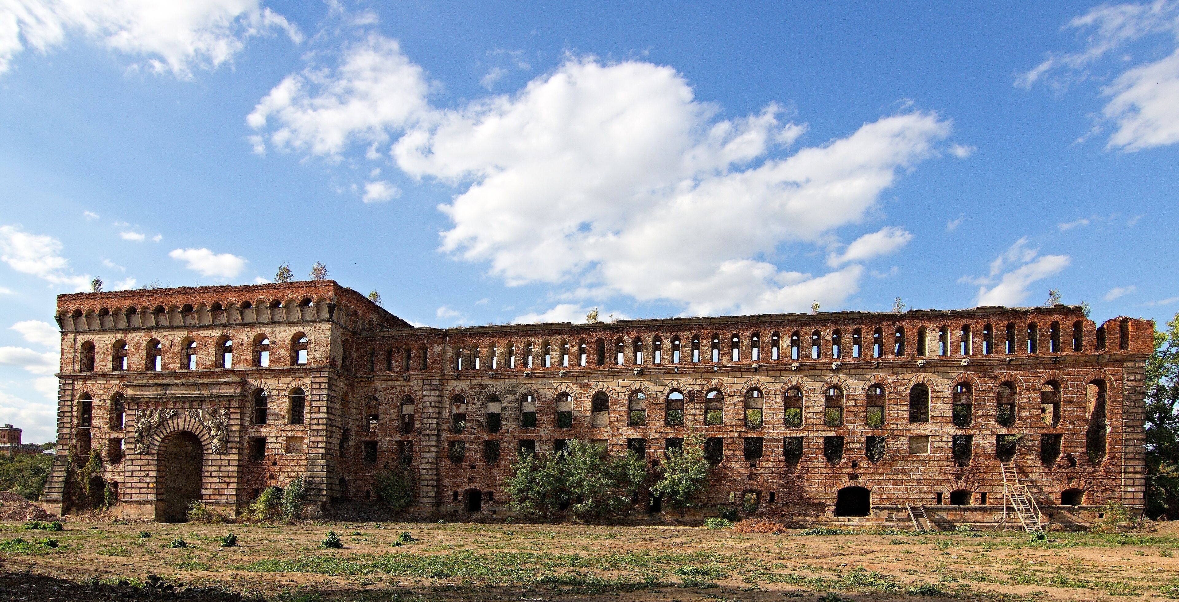  historical ruins in Poland,  Modlin, unique polish ruins	