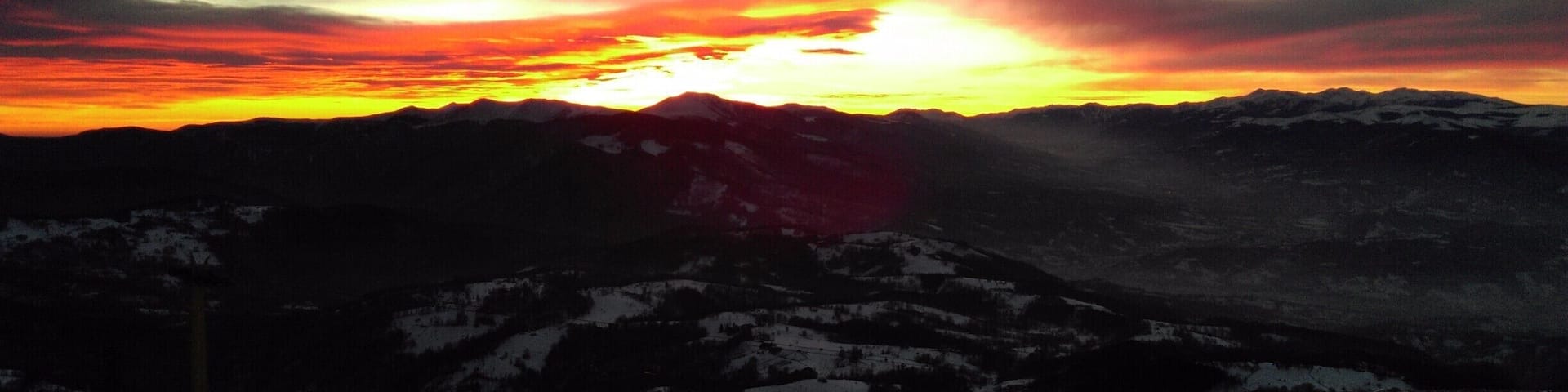 Sunset seen from a snow-park #lifeatexpedia