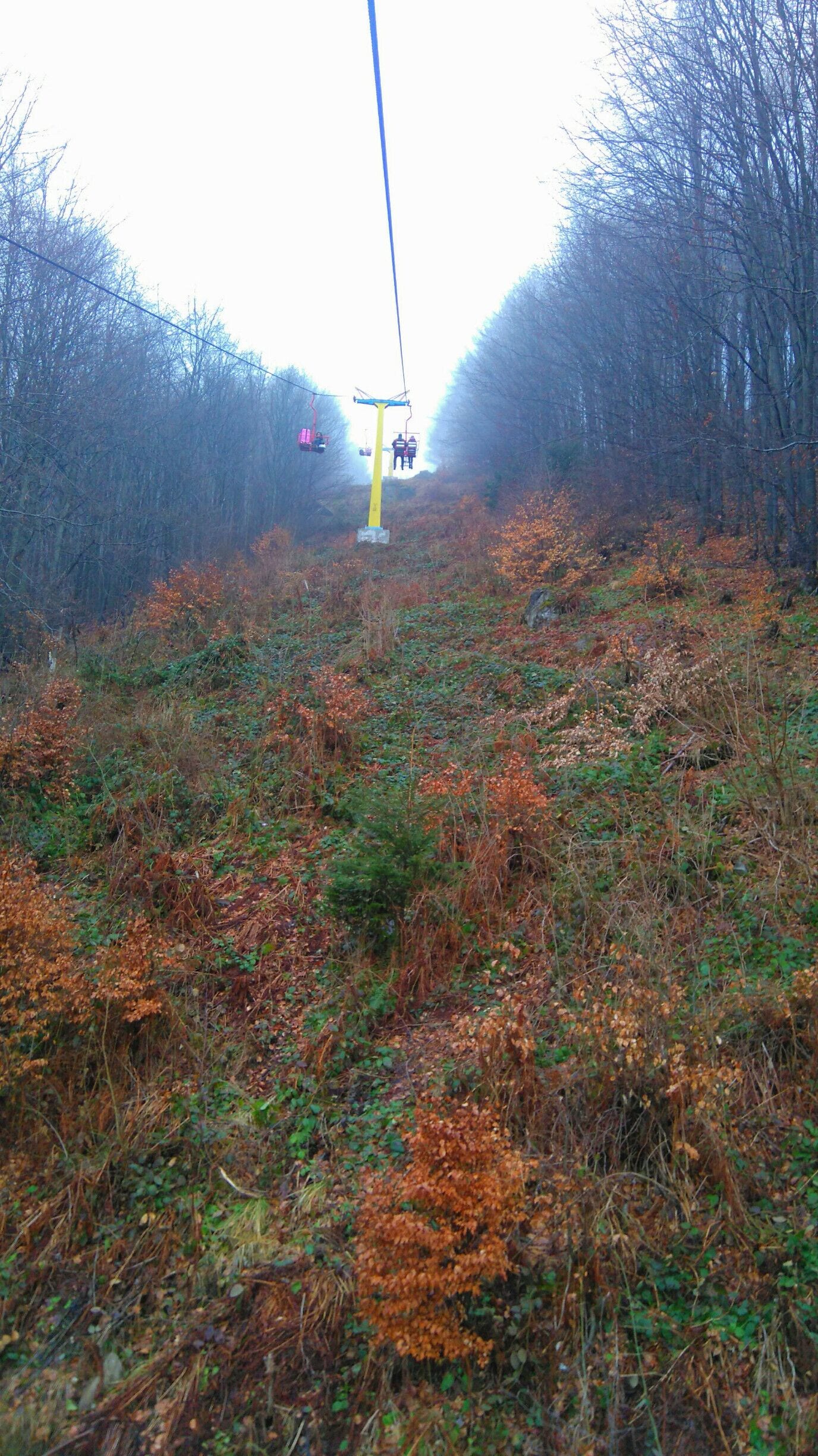 With our snowkayaking competition cancelled because there was (almost) no snow, we still decided to head to Parang Mountains! And I was absolutely thrilled about the 'classic' 25' chairlift ride. P.S. We were even offered blankets to keep us warm and dry on our following day's descent. :)