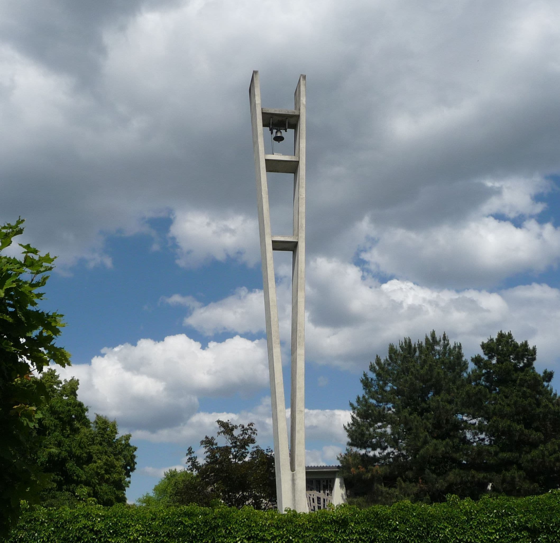 Glockenturm am Friedhof