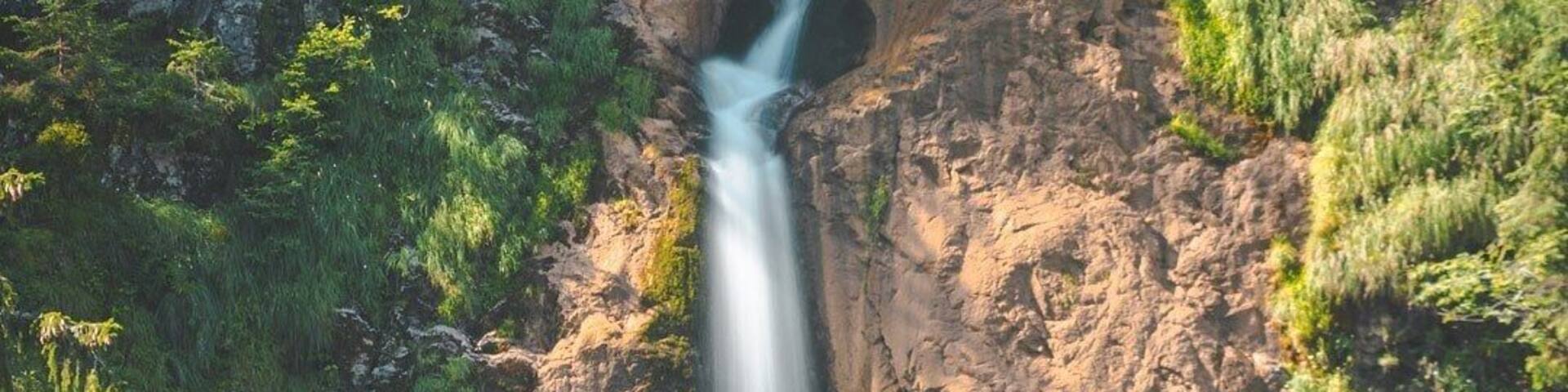 What a beautiful waterfall!