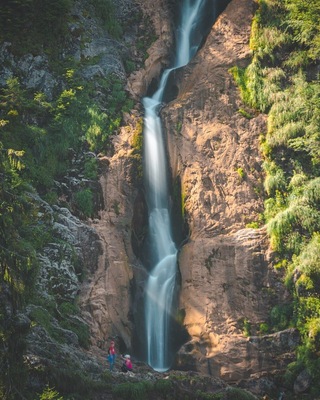What a beautiful waterfall!