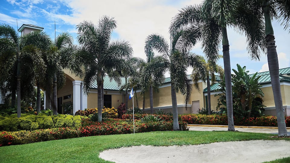 Clearwater_FeatherSoundCountryClub_6178869_02