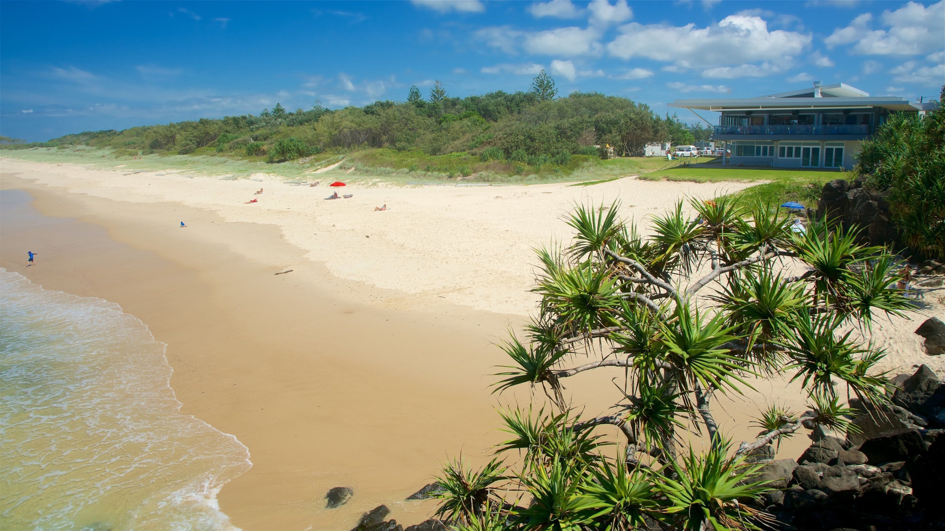 Ballina which includes a sandy beach