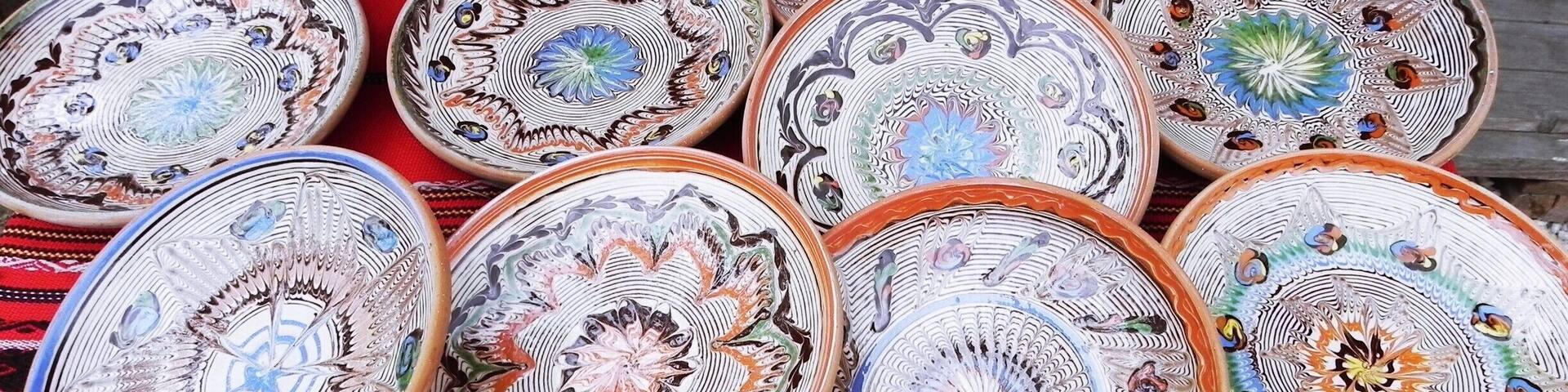 Traditional Romanian pottery - read the whole story at http://wp.me/p1hz24-oL