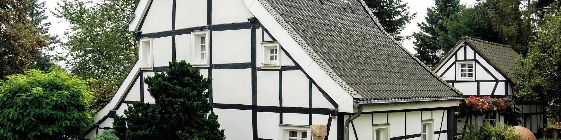 Odenthal, Monument 29, 2-storeyed half-timbered house, Lanzemich (Voiswinkel), Am Brunnen 1
