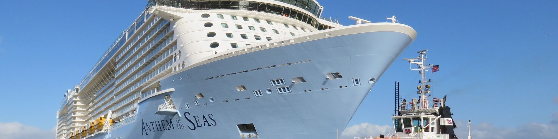 Cruise ship Anthem of the Seas leaves the Meyer Werft