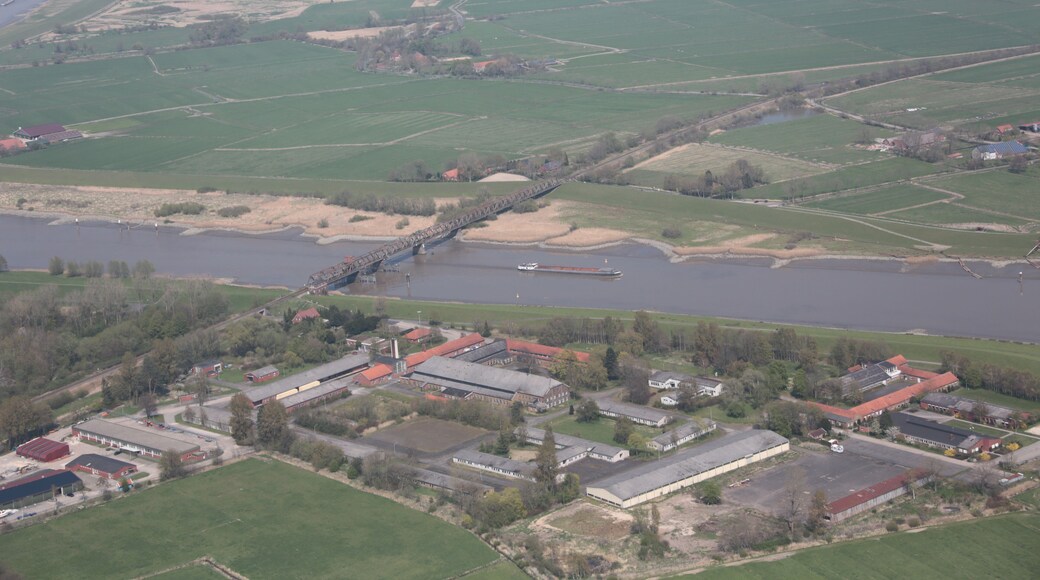 Fotoflug von Nordholz-Spieka nach Oldenburg und Papenburg This photo was taken by Alchemist-hp. If you use one of my photos, an email (account needed) or a message or direct to: my email account would be greatly appreciated. Please note the license terms. Other licensing terms can get discussed, too. This file is copyrighted and has been released under a license which is incompatible with Facebook's licensing terms. It is not permitted to upload this file to Facebook.