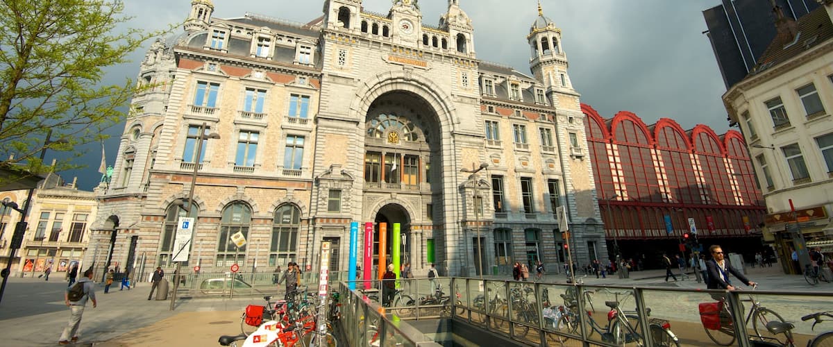 安特衛普中央車站 设有 城市, 歷史建築 和 廣場