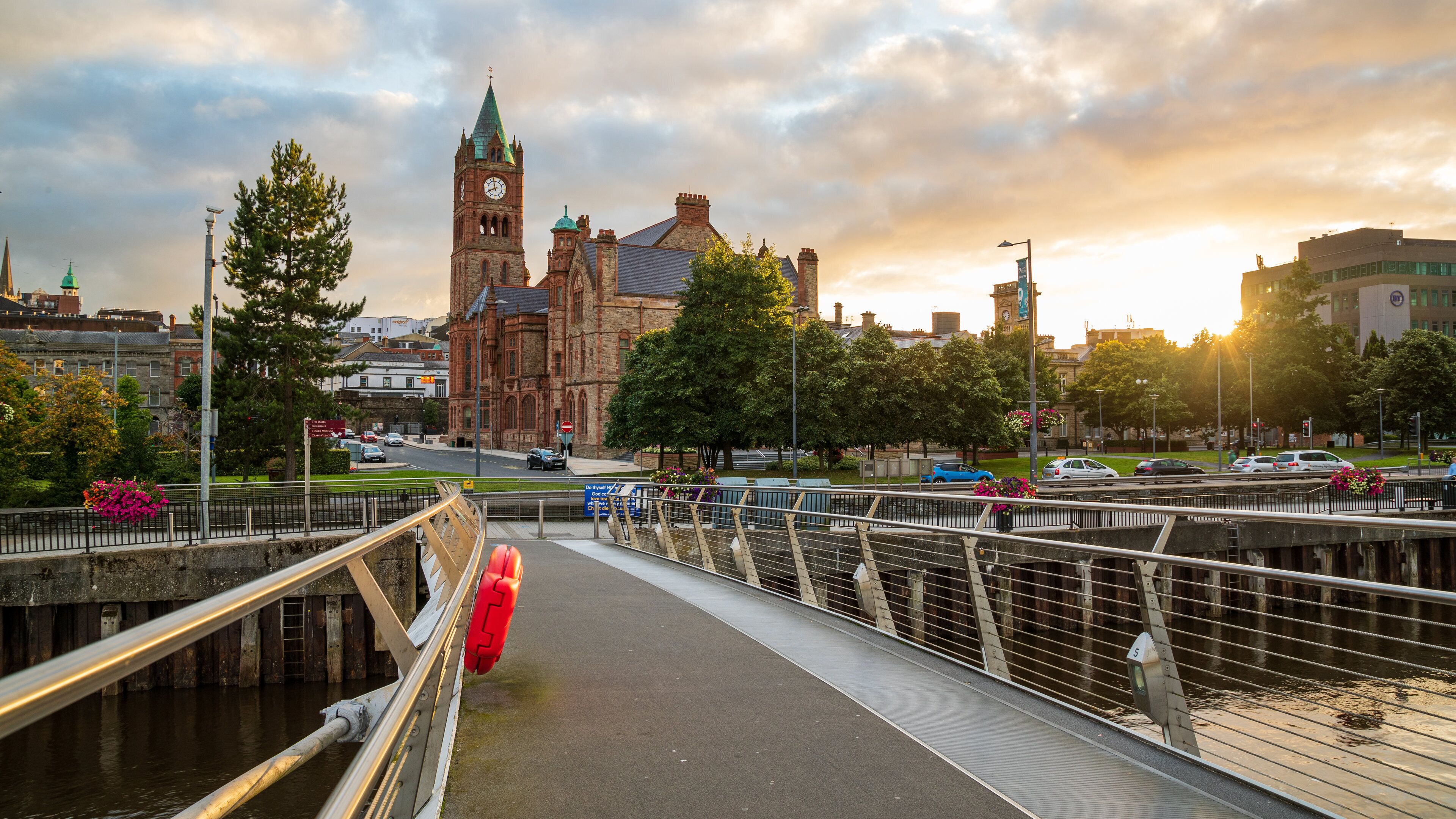 Peace Bridge showing a sunset and a bridge