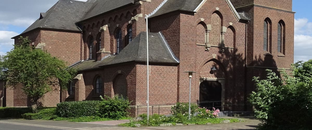Catholic parish church St. Laurentius in Müggenhausen, Heimerzheimer Straße 4