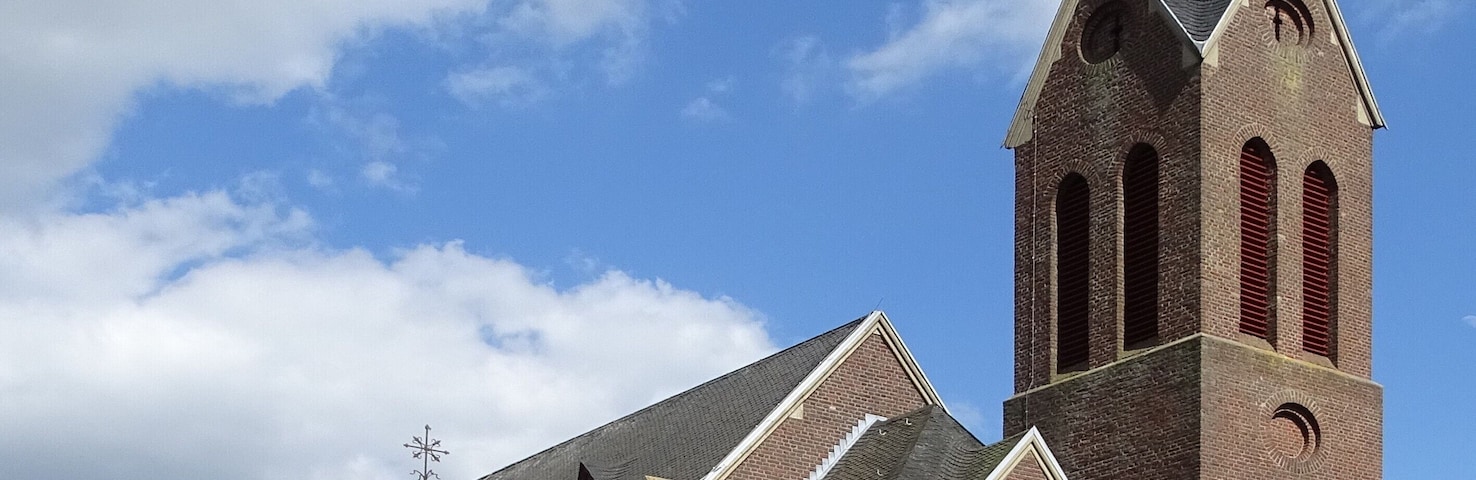 Catholic parish church St. Laurentius in Müggenhausen, Heimerzheimer Straße 4