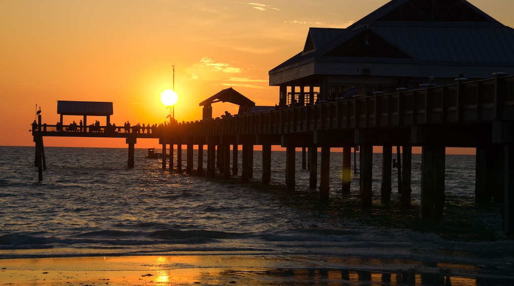 Colorful coastal sunset at the iconic Pier 60 in Clearwater Beach, Florida.