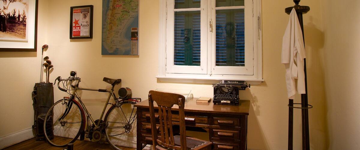 Museum of Che Guevara which includes a house and interior views