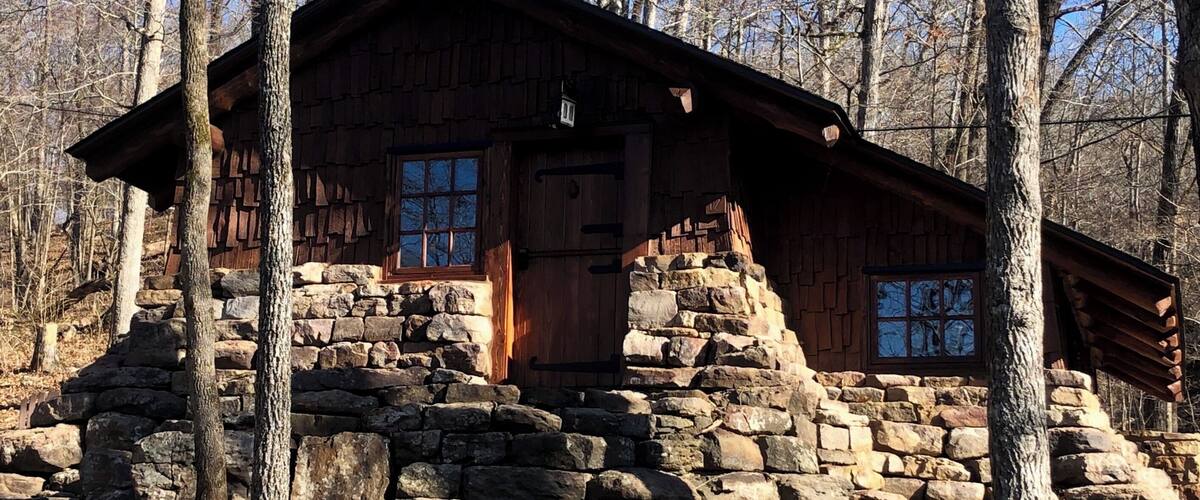 CCC Cabin at Devil’s Den State Park in Arkansas. One of several beautiful parks in Arkansas built by the CCC #arkansas #ozarks #devilsden #CCC