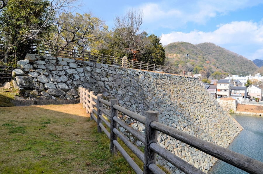 三原城跡 天守台の石垣