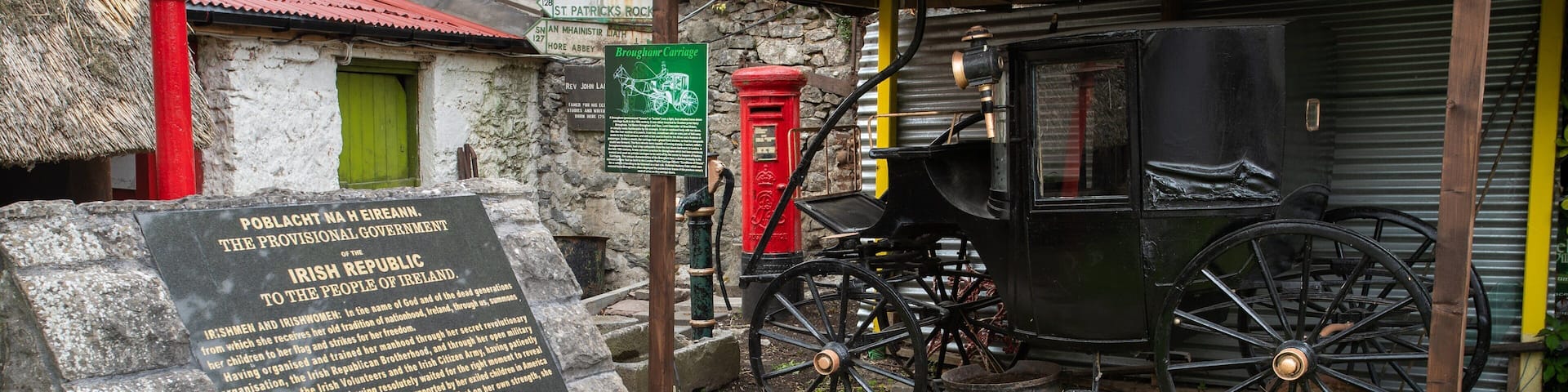 Cashel Folk Village showing heritage elements