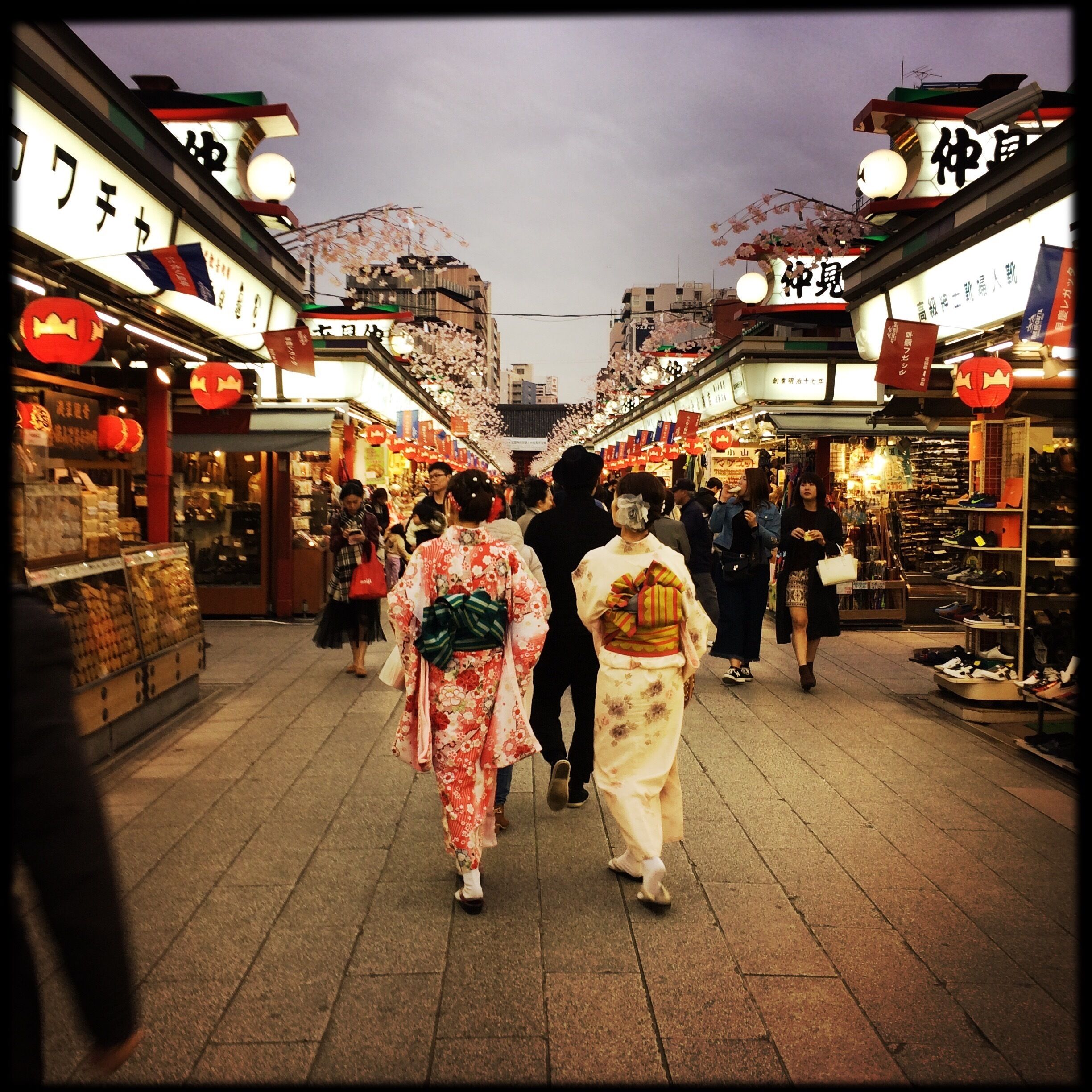 shopping in asakusa, japan 

april 2017