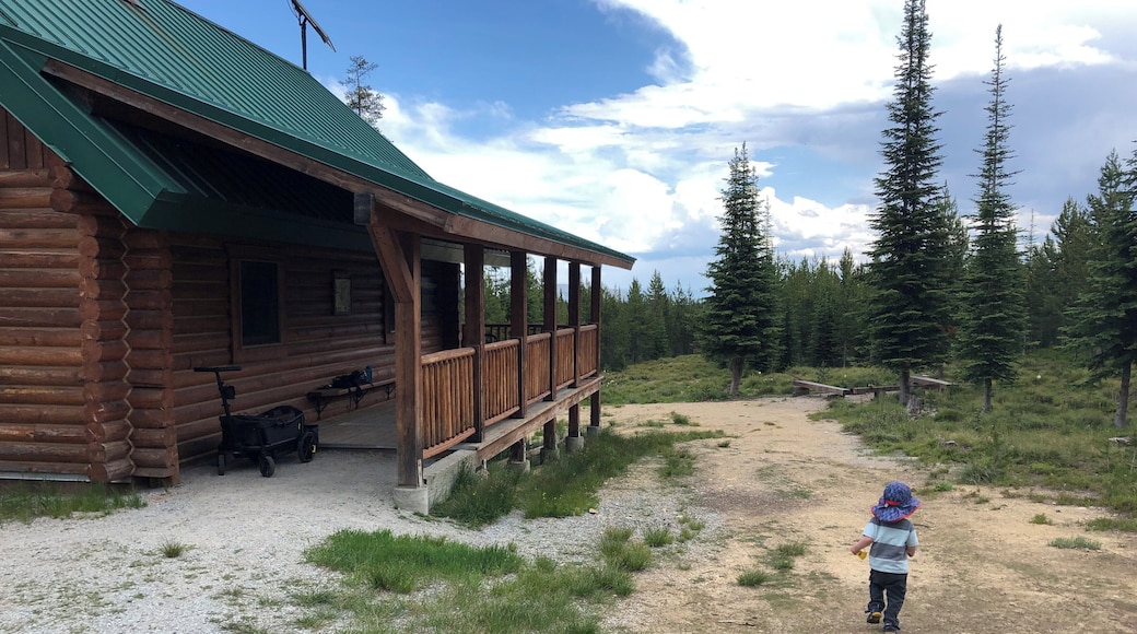 Kiddo-friendly backcountry! #lifeatexpedia