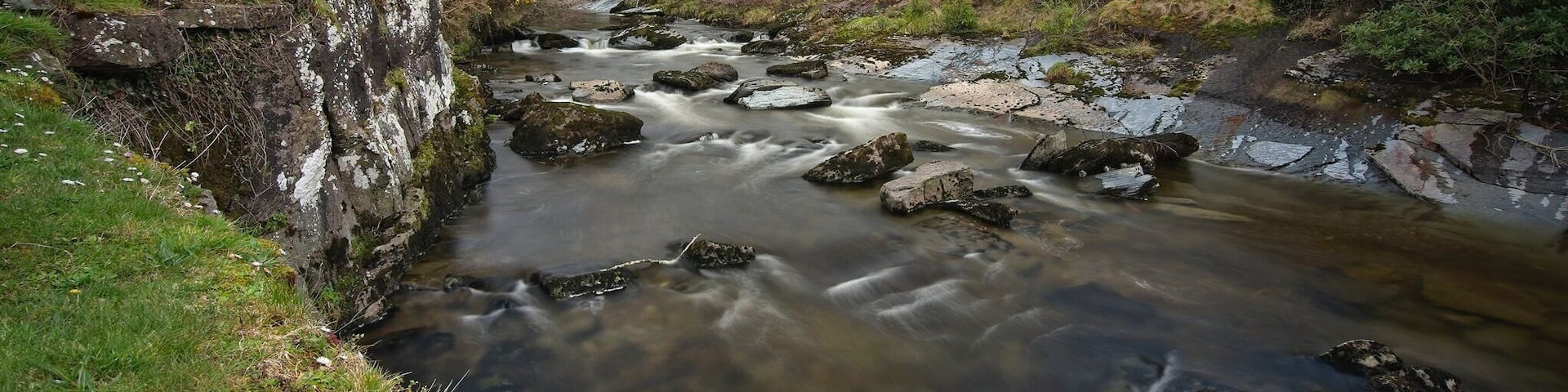Wonderful location to pull over when traveling down from Gougane Barra toward Bantry. The castle can been seen whilst driving and after crossing the bridge that spans the river a car park is on the left.
