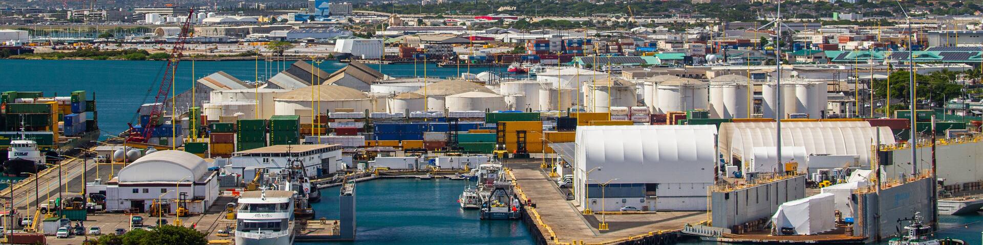 Aloha Tower featuring a marina
