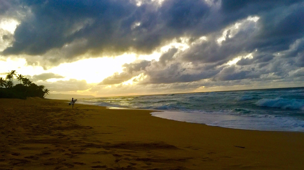Beautiful Banzai Pipeline on the North Shore, Oahu Hawaii.