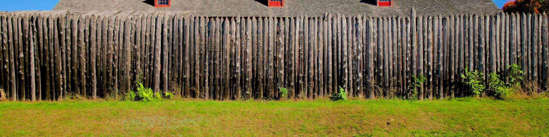 Old Fort Western which includes heritage elements