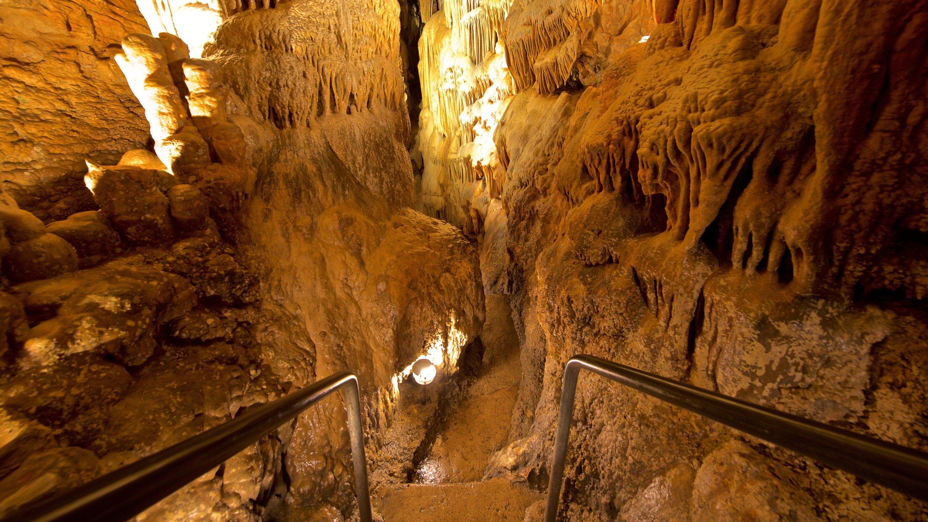 Bridal Cave bevat grotten