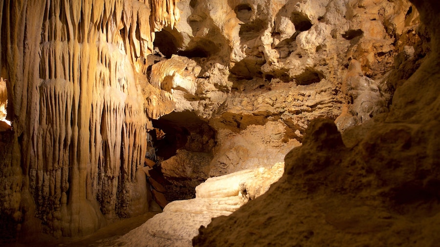 Bridal Cave showing caves