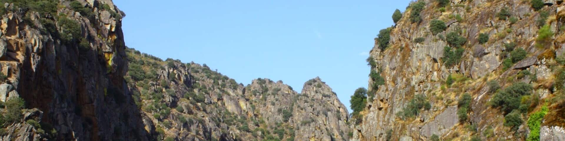 Pick a boat in a small town Bemposta for a 2,5hrs trip along Rio Douro (Douro River). The left side of the river is Portugal, the right one is Spain.
Besides the beautiful and sharp mountains edges, wild fauna can be seen.
Portugal