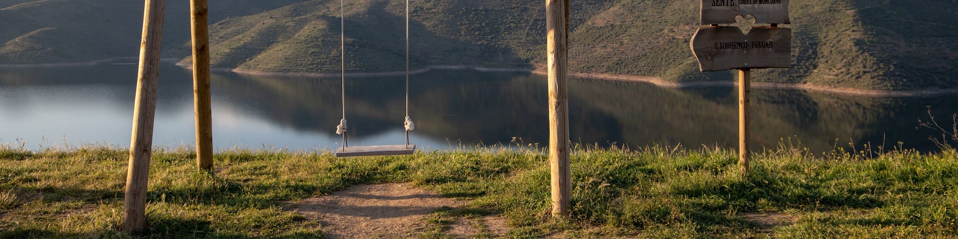 Baloiço junto ao Rio Sabor, em Torre de Moncorvo