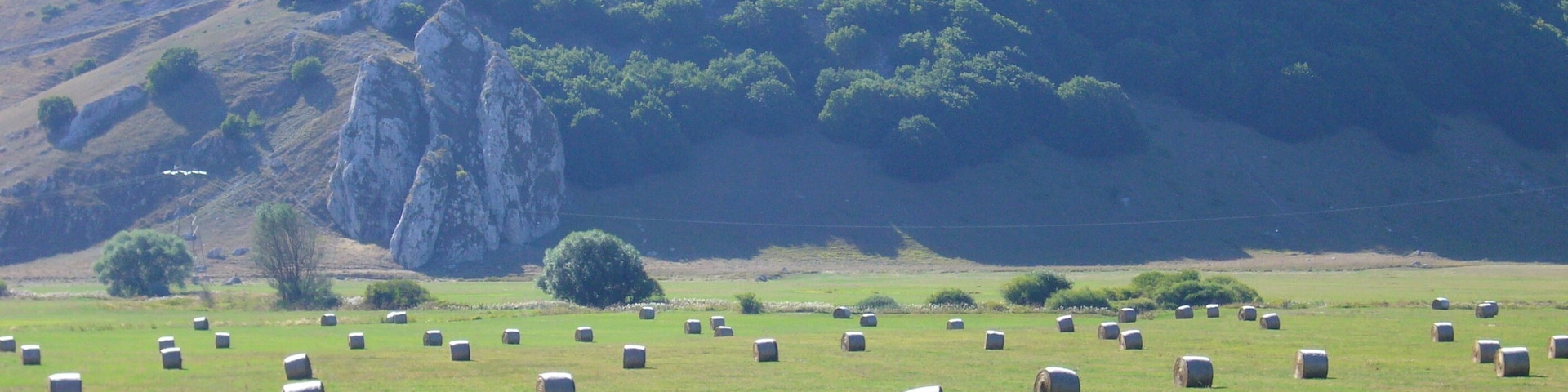 Rotoli di paglia sull'altopiano delle 5 miglia