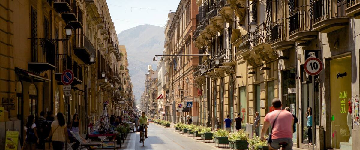 Via Maqueda which includes a small town or village, heritage architecture and cycling