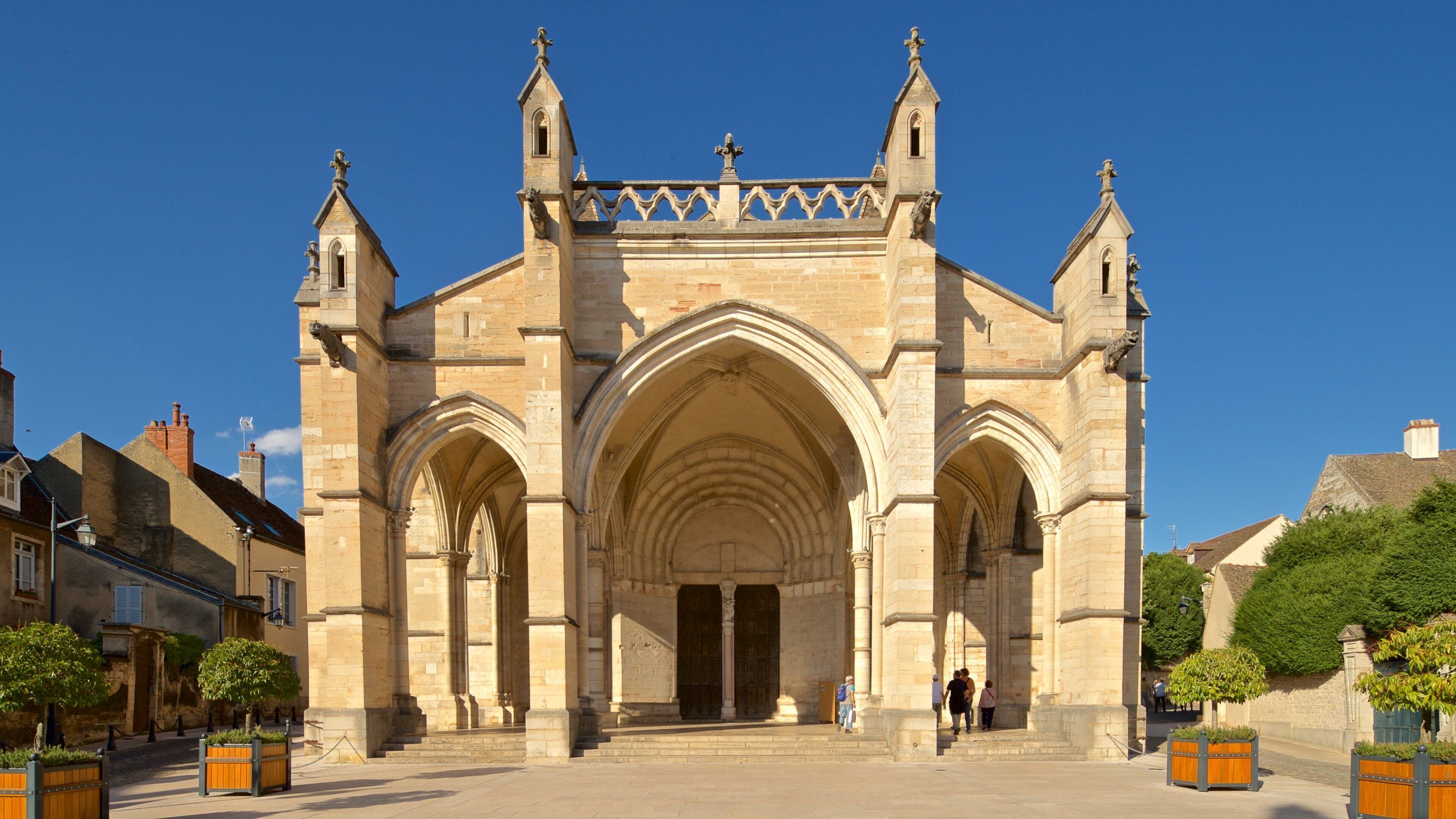 Collegiate Church of Notre-Dame featuring a church or cathedral and heritage architecture