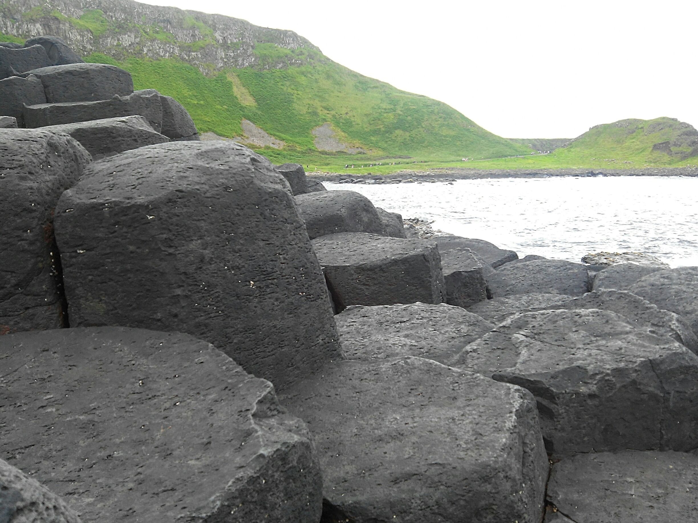 A giant or  volcanic eruption? Maybe it's better that you find out for yourself! Absolutely amazing!! #loveirland #giantlegend #green 
