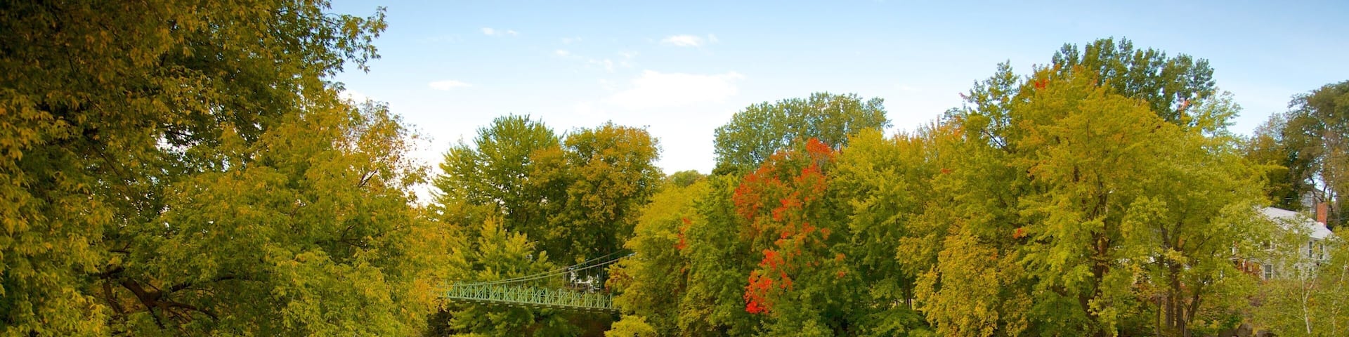 Keeseville qui includes rivière ou ruisseau et scènes tranquilles